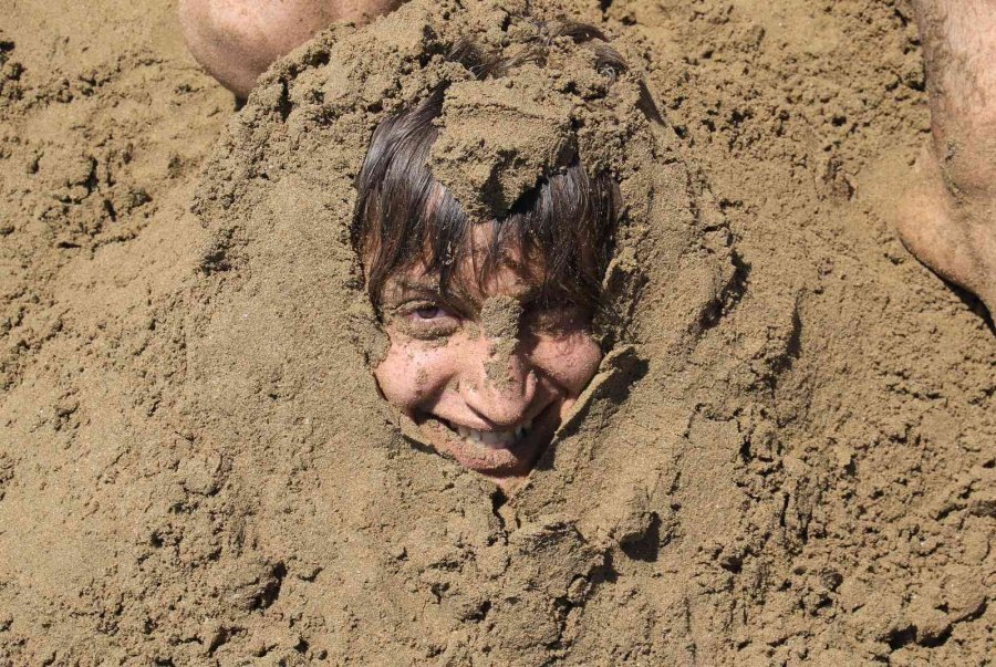 Sıcaktan Kaçan Soluğu Denizde Aldı