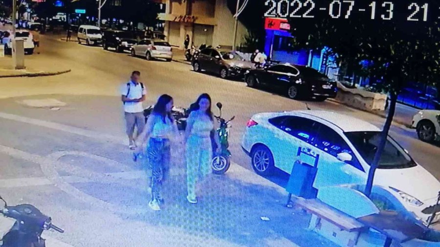 Genç Kızları Takip Edip Videolarını Çeken Şüpheliye Meydan Dayağı