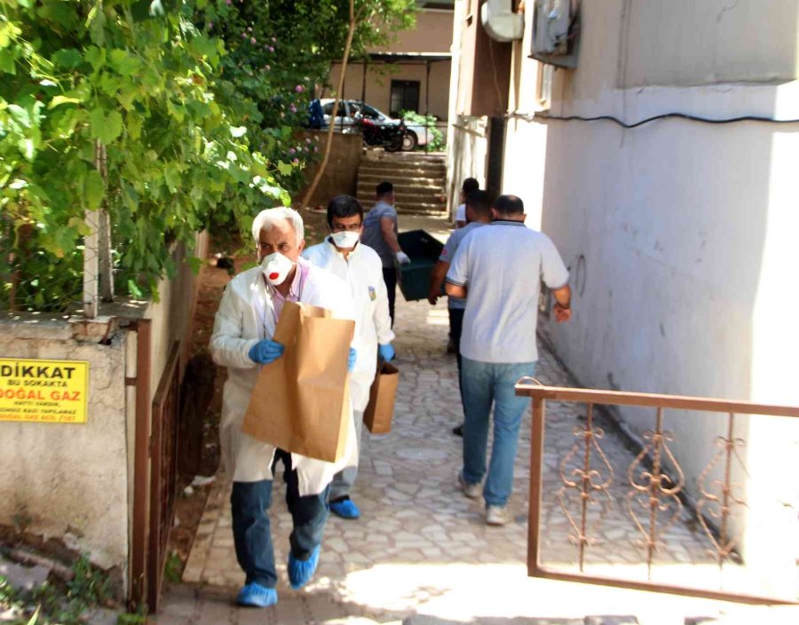 Evinde Ölü Bulundu, Odasında Pet Şişe İçinde Ev Yapımı Alkol Bulundu