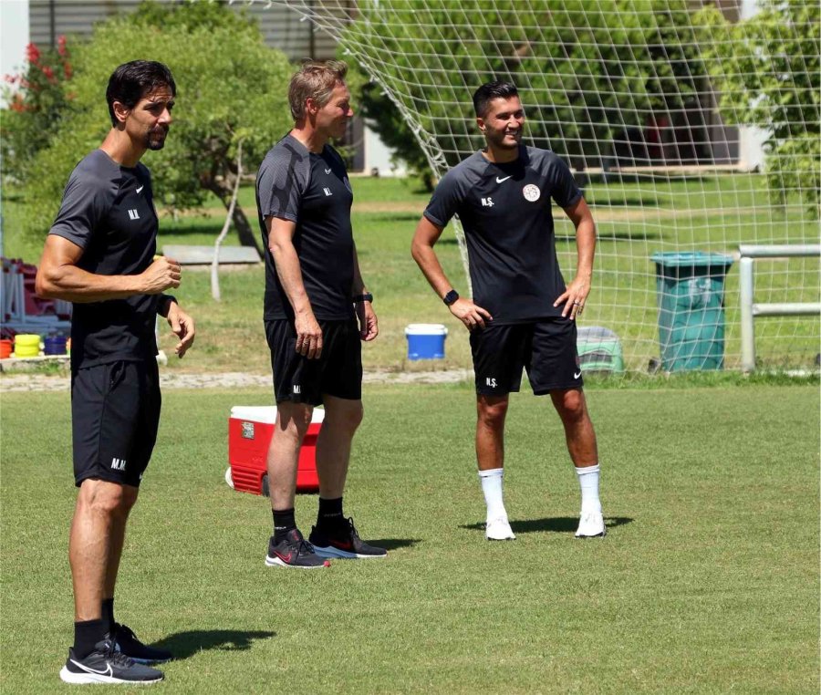 Antalyaspor, Hazırlıklarına Tesislerinde Devam Etti