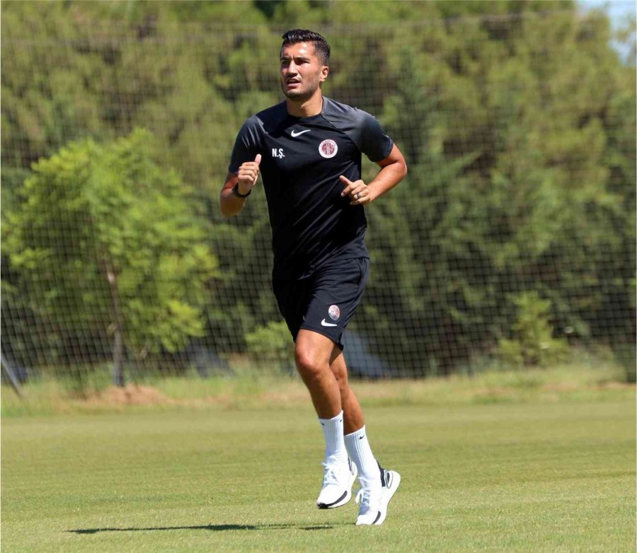 Antalyaspor, Hazırlıklarına Tesislerinde Devam Etti