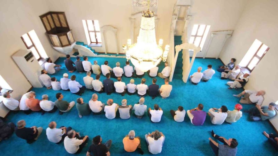 Kaş’ta Restorasyonu Biten Süleyman Çavuş Camii İbadete Açıldı