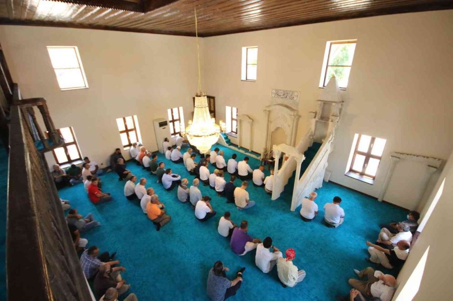 Kaş’ta Restorasyonu Biten Süleyman Çavuş Camii İbadete Açıldı