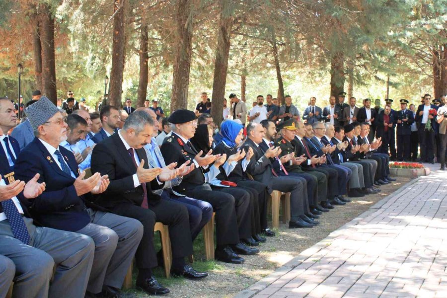 Konya’da 15 Temmuz Etkinliklerinde Şehitler Dualarla Yad Edildi
