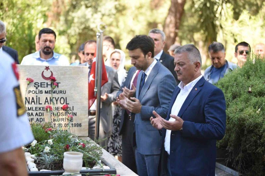 15 Temmuz Şehitleri Mezarları Başında Anıldı