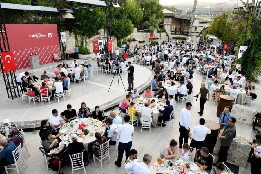 Vali Pehlivan, Şehit Aileleri Ve Gazilerle Bir Araya Geldi