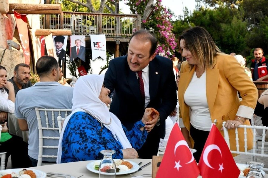 Vali Pehlivan, Şehit Aileleri Ve Gazilerle Bir Araya Geldi