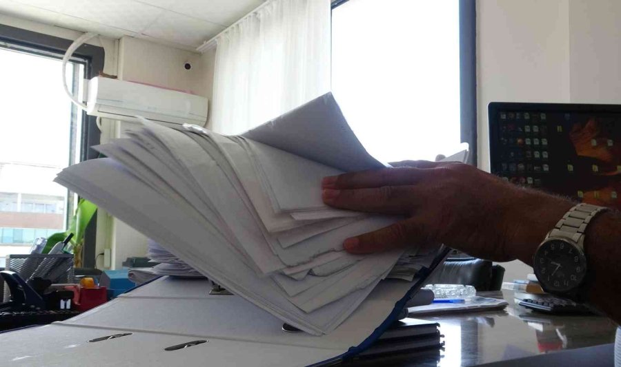 Kuş Yuva Yaptı, Bu Sıcakta Klimadan Vazgeçti