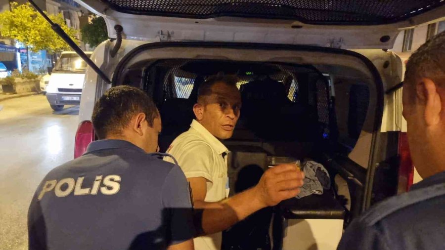 Genç Kızları Takip Edip Videolarını Çeken Şüpheliye Meydan Dayağı