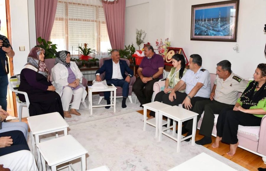 15 Temmuz Şehitleri Mezarları Başında Anıldı