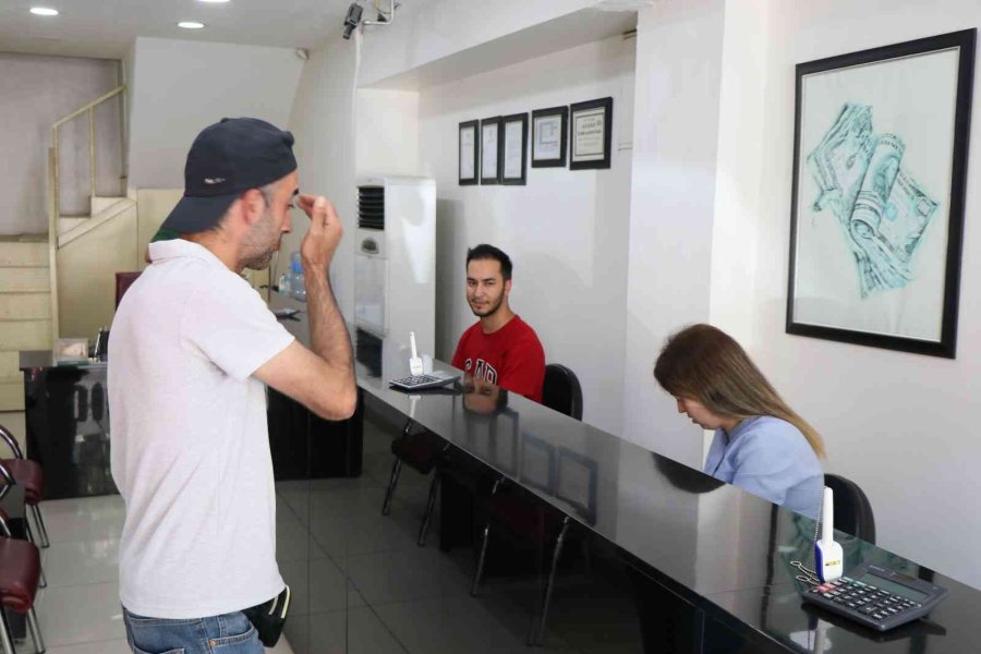 Döviz Piyasasındaki Hareketlilik Gurbetçiyi Altın Yatırımına Yöneltti