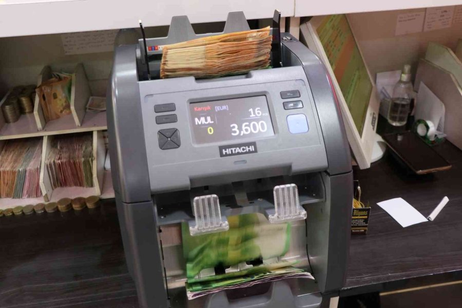 Döviz Piyasasındaki Hareketlilik Gurbetçiyi Altın Yatırımına Yöneltti