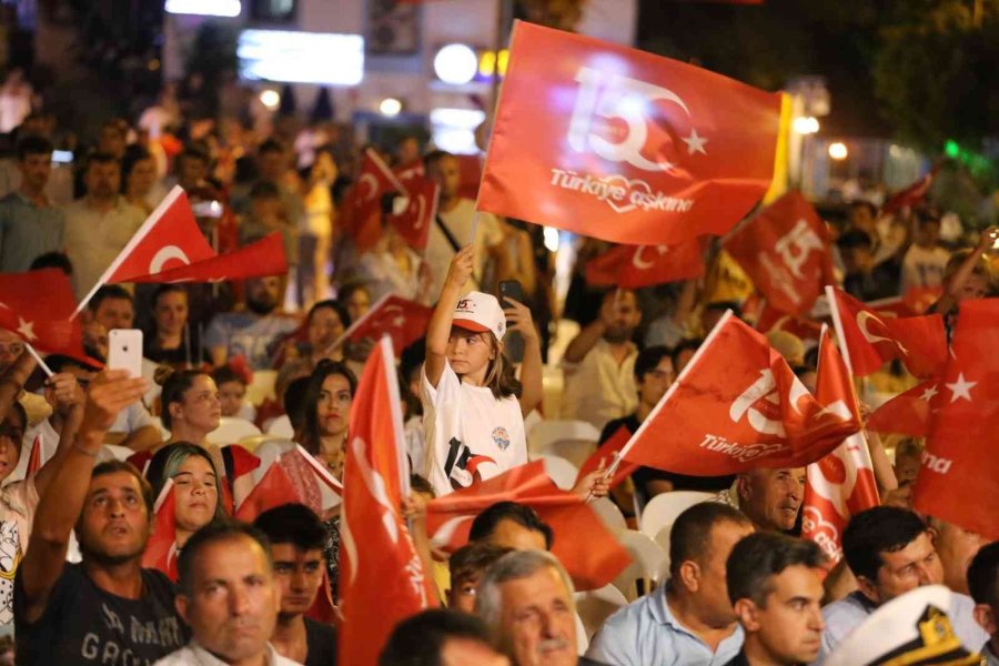 Kaş’ta 15 Temmuz Demokrasi Ve Milli Birlik Günü Kutlandı