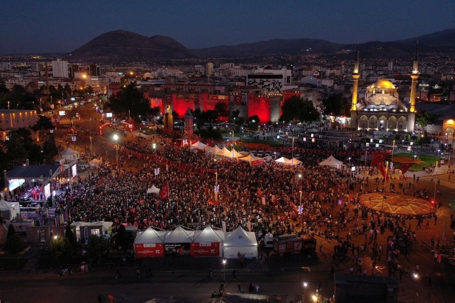 Kayseri’de 15 Temmuz Coşkusu