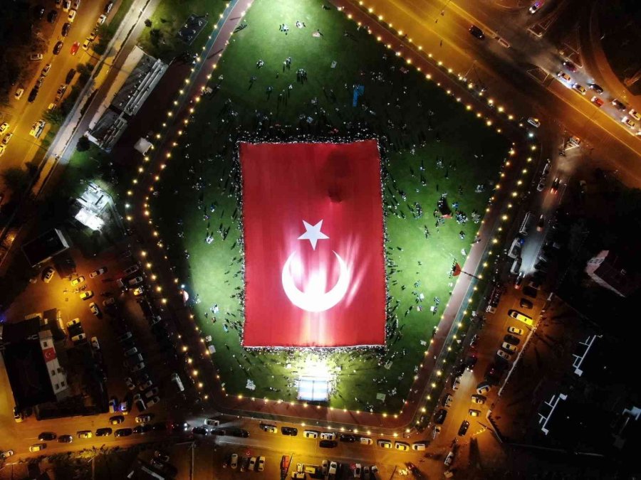 Dünyanın En Büyük Türk Bayrağı 15 Temmuz’da Yeniden Açıldı