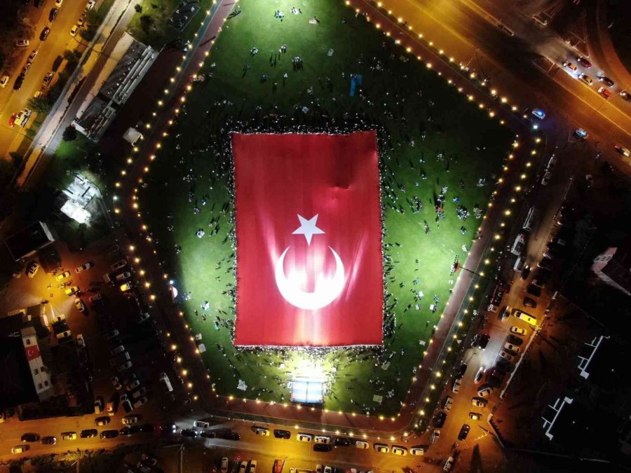 Dünyanın En Büyük Türk Bayrağı 15 Temmuz’da Yeniden Açıldı
