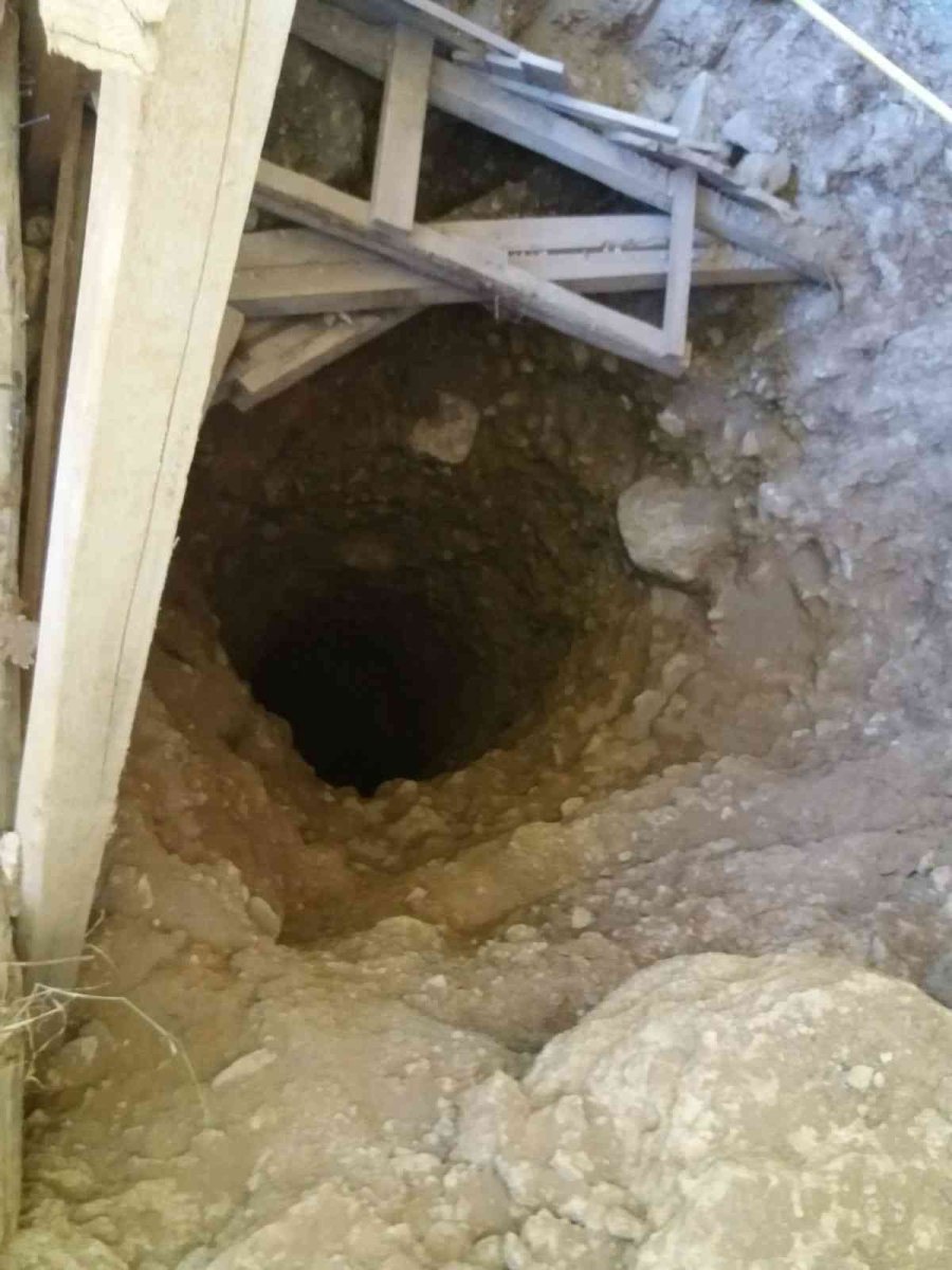 25 Metrelik Çukura Düşen Yaşlı Adam Hayatını Kaybetti