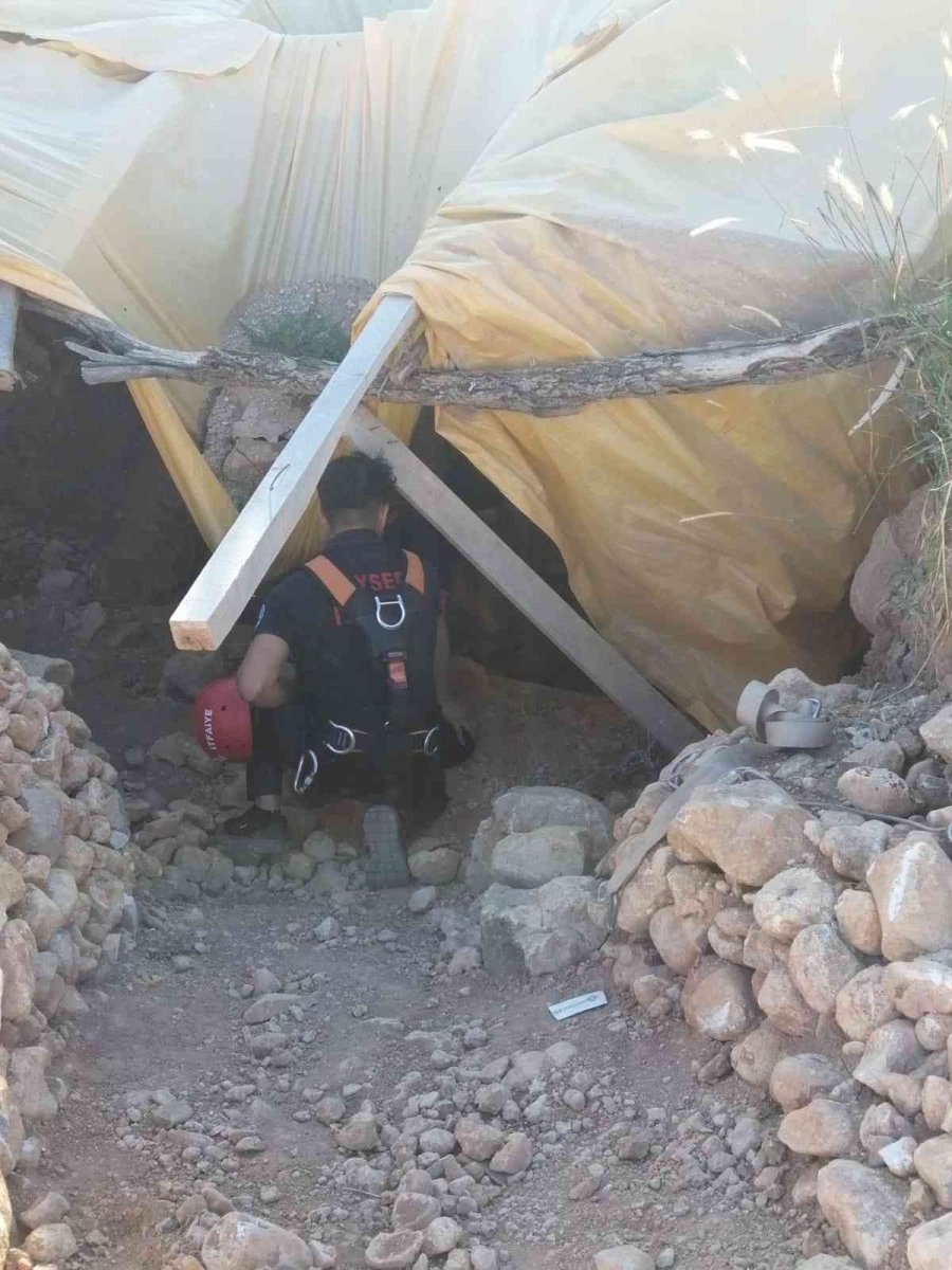 25 Metrelik Çukura Düşen Yaşlı Adam Hayatını Kaybetti