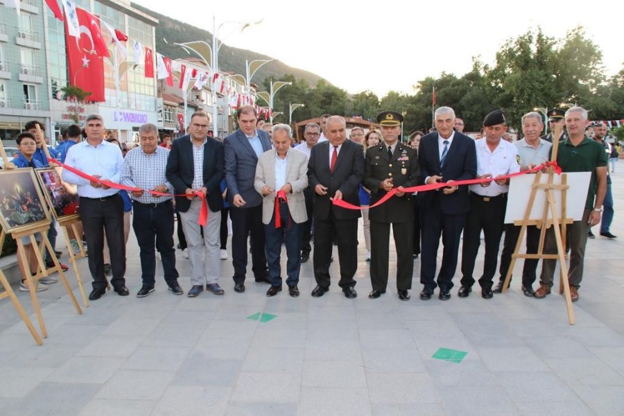 Akşehir’de 15 Temmuz Demokrasi Ve Milli Birlik Coşkusu