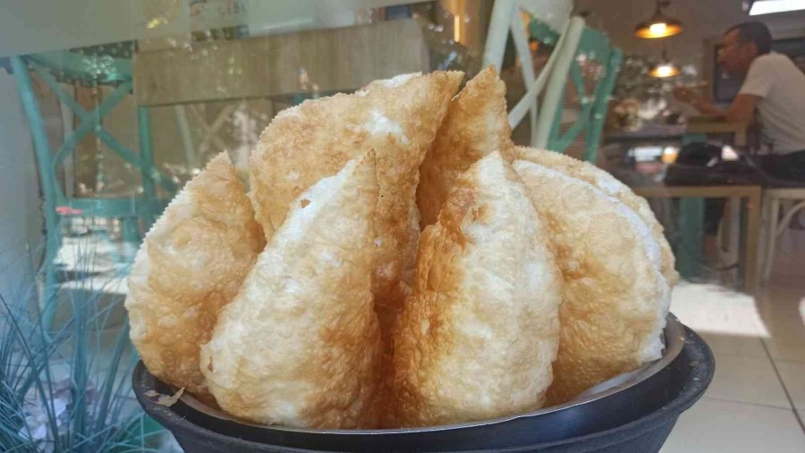 Yurt Dışından Gelenlerin Gözdesi ’çibörek’