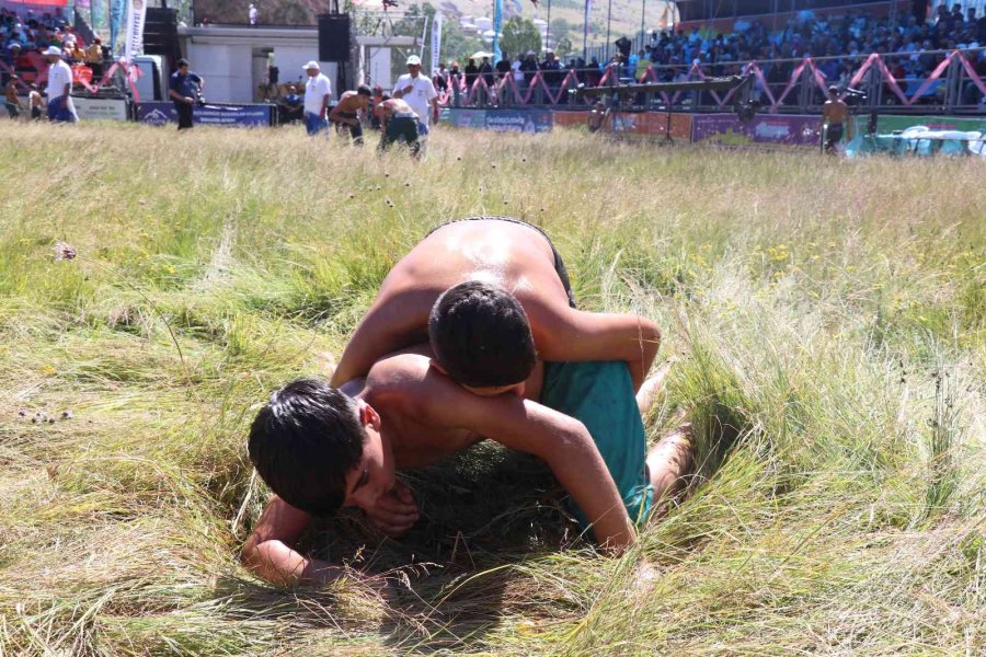 Kırkpınar’ın Rövanşı Gökbel Yağlı Güreşleri Başladı