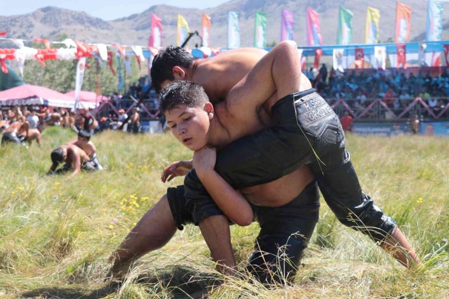 Kırkpınar’ın Rövanşı Gökbel Yağlı Güreşleri Başladı