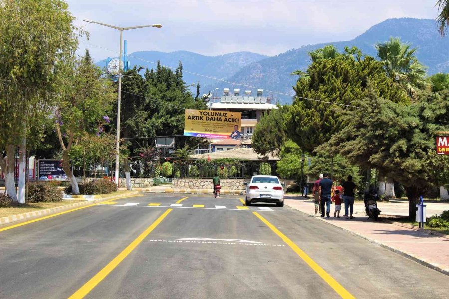 Aydıncık Ve Bozyazı’da Asfalt Çalışmaları Sürüyor