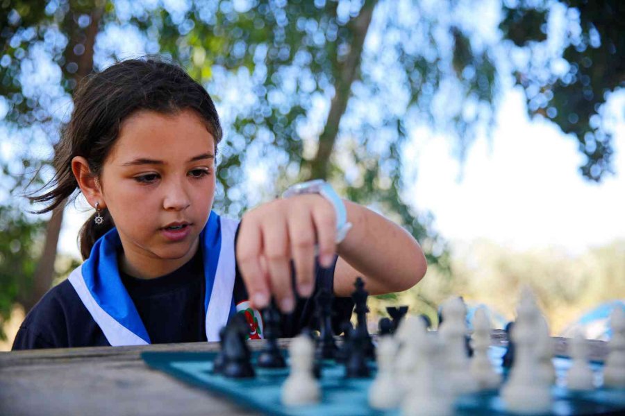 Büyükşehir İzcileri Zeytinpark’ta Kamp Yaptı