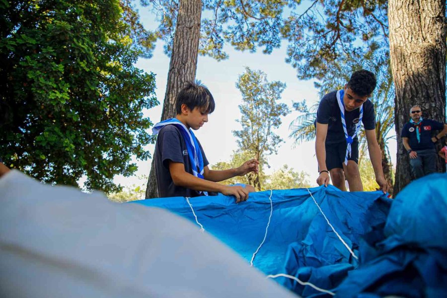 Büyükşehir İzcileri Zeytinpark’ta Kamp Yaptı