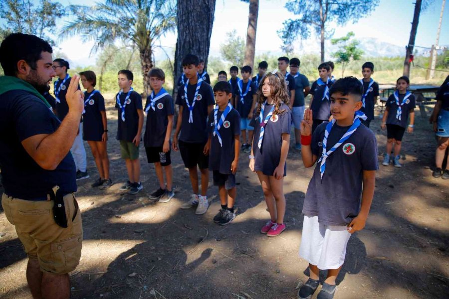 Büyükşehir İzcileri Zeytinpark’ta Kamp Yaptı