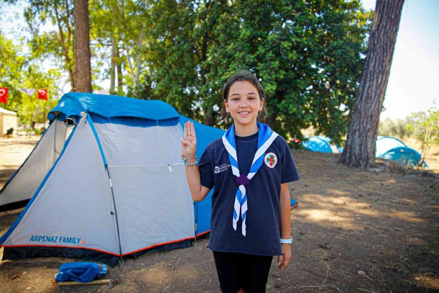 Büyükşehir İzcileri Zeytinpark’ta Kamp Yaptı