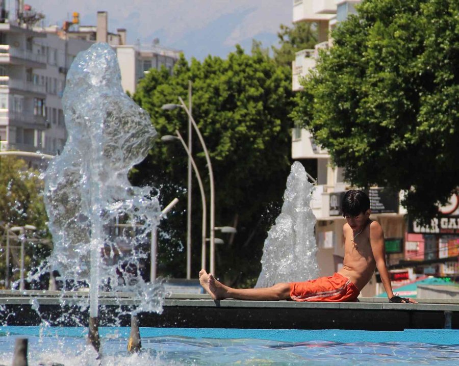 Çocukların Süs Havuzunda 5 Yıldızlı Otel Konseptinde Kıskandıran Eğlencesi