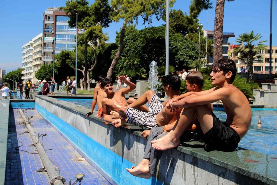 Çocukların Süs Havuzunda 5 Yıldızlı Otel Konseptinde Kıskandıran Eğlencesi