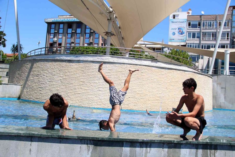 Çocukların Süs Havuzunda 5 Yıldızlı Otel Konseptinde Kıskandıran Eğlencesi