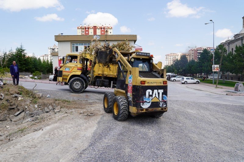 Melikgazi Belediyesi, Mahallelerdeki Temizlik Çalışmalarını Sürdürüyor