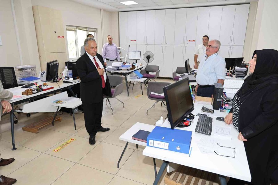 Başkan Yalçın Personelle Bayramlaştı