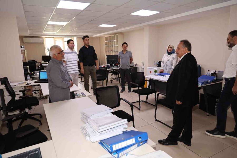 Başkan Yalçın Personelle Bayramlaştı