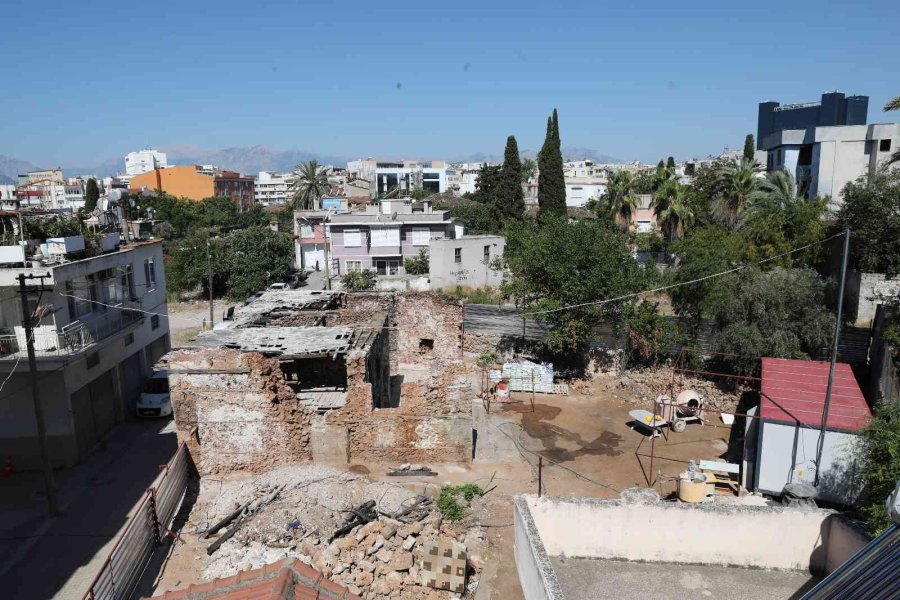 Antalya’da 19’uncu Yüzyıldan Kalan Metruk Yapı ‘devlet Konuk Evi’ne Dönüştürülecek