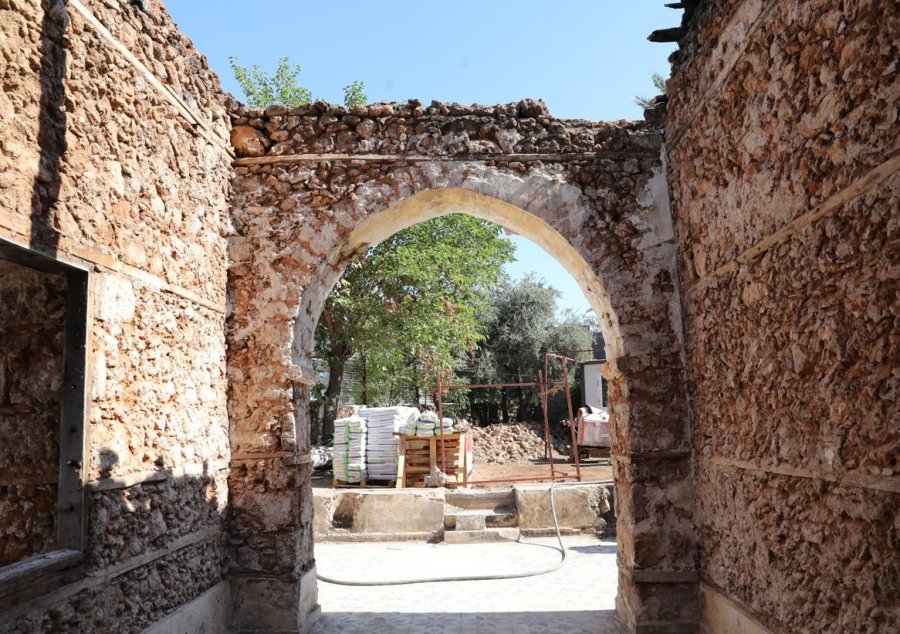 Antalya’da 19’uncu Yüzyıldan Kalan Metruk Yapı ‘devlet Konuk Evi’ne Dönüştürülecek