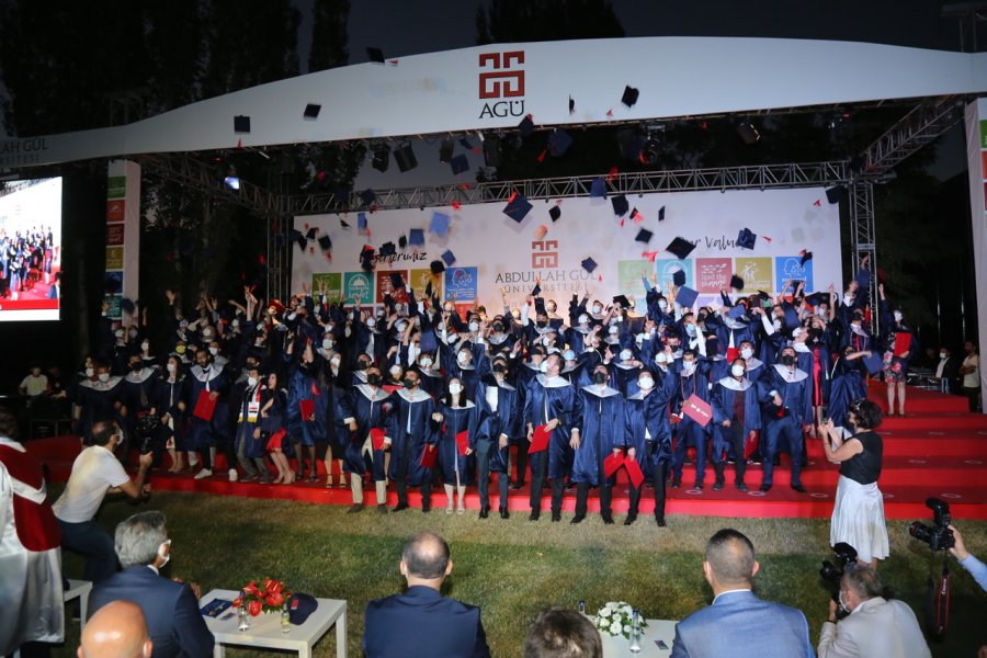 Agü’de 5. Mezuniyet Heyecanı