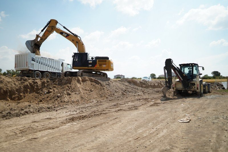 Tavlusun Ve Fatih Mahallesinde Asfalt Ve Parke Çalışmaları
