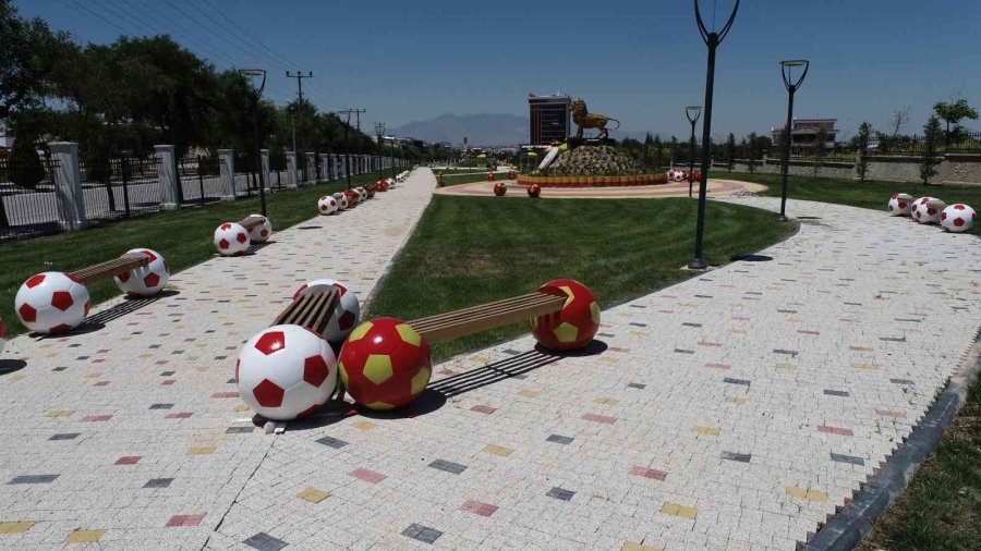 Karaman’da Yapılan Taraftar Meydanı Herkesin İlgisini Çekiyor
