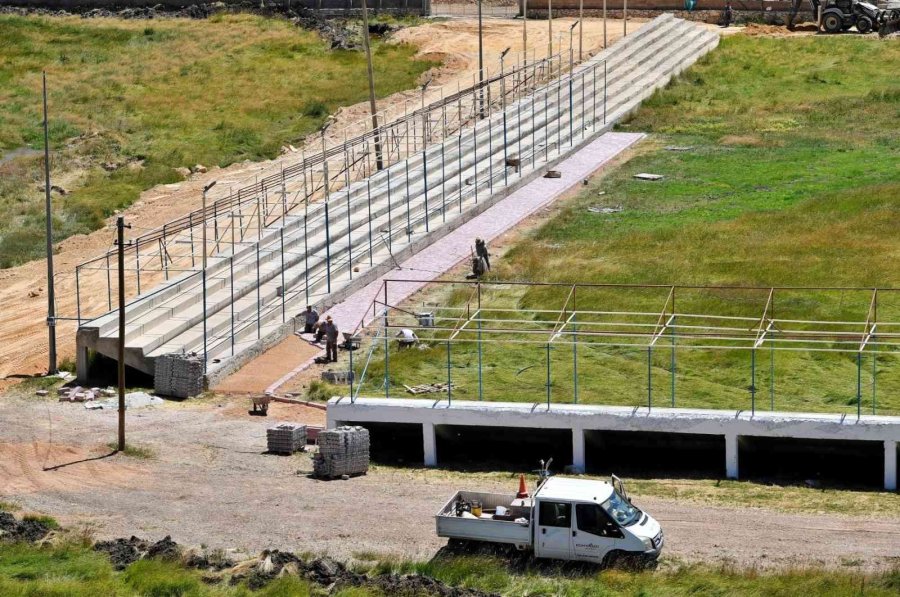 Feslikan, Yağlı Güreşe Hazırlanıyor