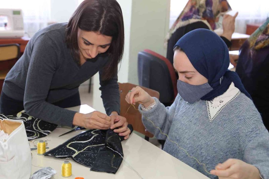 İlk “sarka” Başkan Yüzügüllü’ye