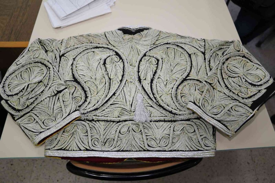 İlk “sarka” Başkan Yüzügüllü’ye