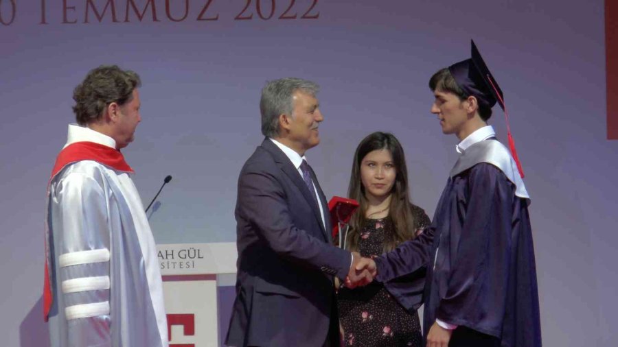Abdullah Gül Üniversitesi 5. Mezunlarını Verdi