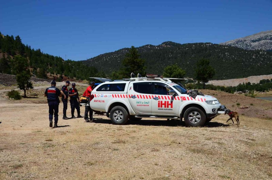 Antalya’da 9 Gündür Kayıp Olan Miyase Nine İçin 40 Kişilik Jandarma Ordusu Gece Gündüz Sahada