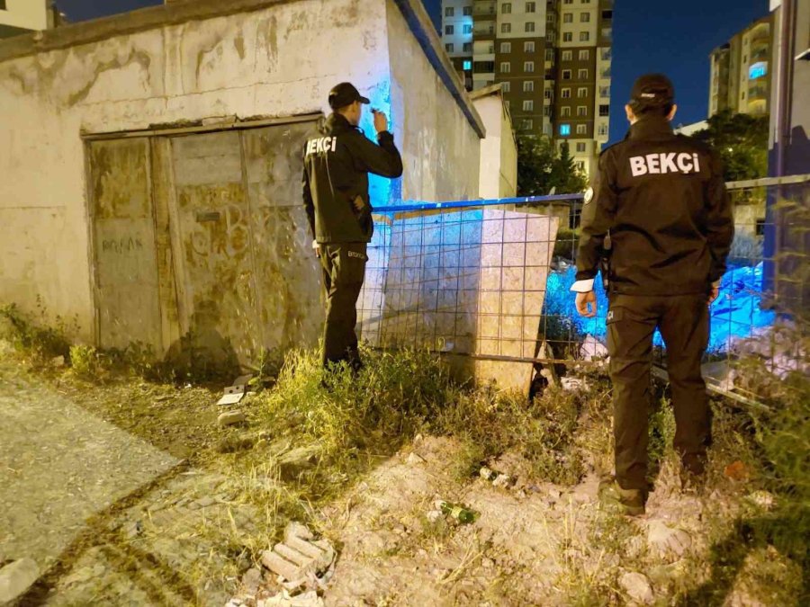 Çarşı Mahalle Bekçileri, Aranan 62 Şahsı Ve 15 Hırsızlık Şüphelisini Yakaladı