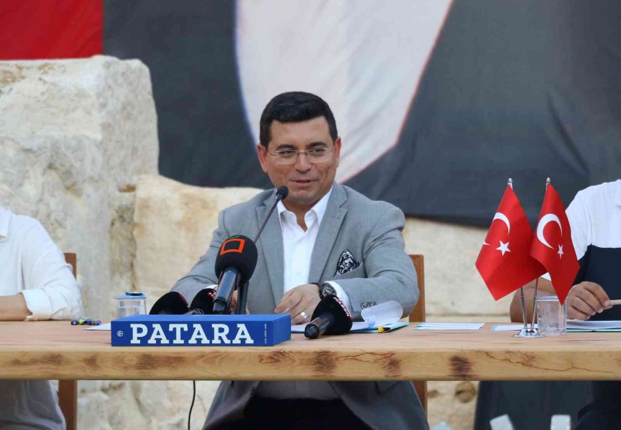 Antik Meclis Binasında Bin 500 Yıl Sonra İlk Resmi Toplantı