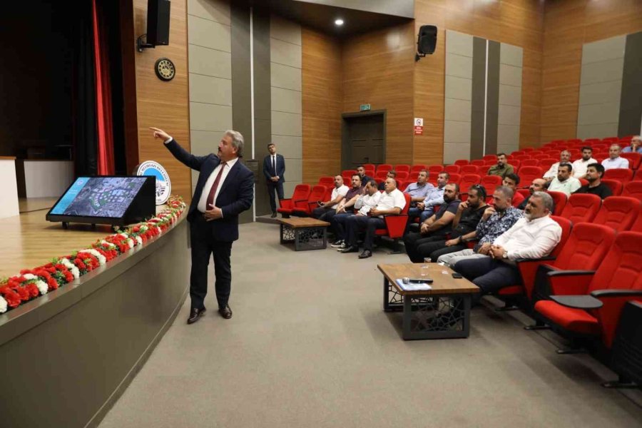 Melikgazi Belediyesi’nden Müteahhitlere Kentsel Dönüşüm Sunumu